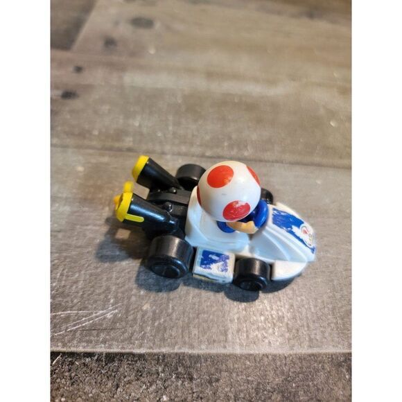 McDonald's Nintendo Mario Kart 2014 toad toy figure - Picture 3 of 4